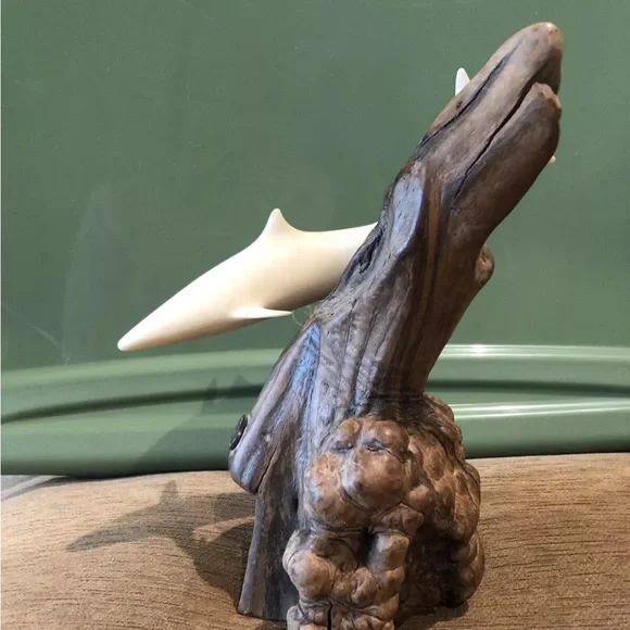 Vintage John Perry Carved Swimming Shark Sculpture on Burl Wood Base 9 In - Picture 5 of 12